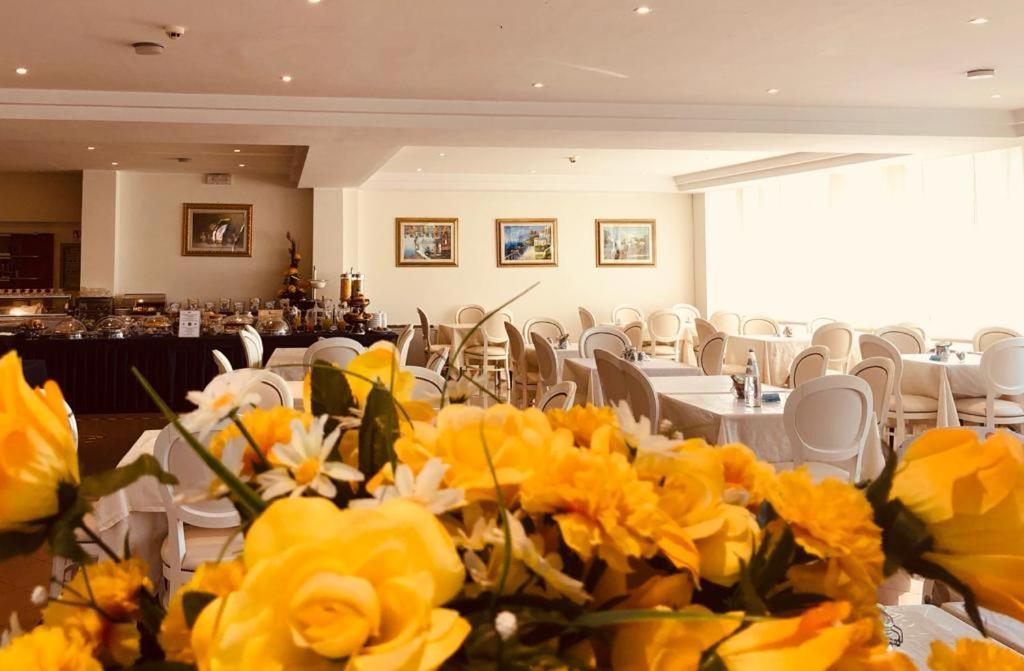 Hotel Capitol San Mauro Mare المظهر الخارجي الصورة
