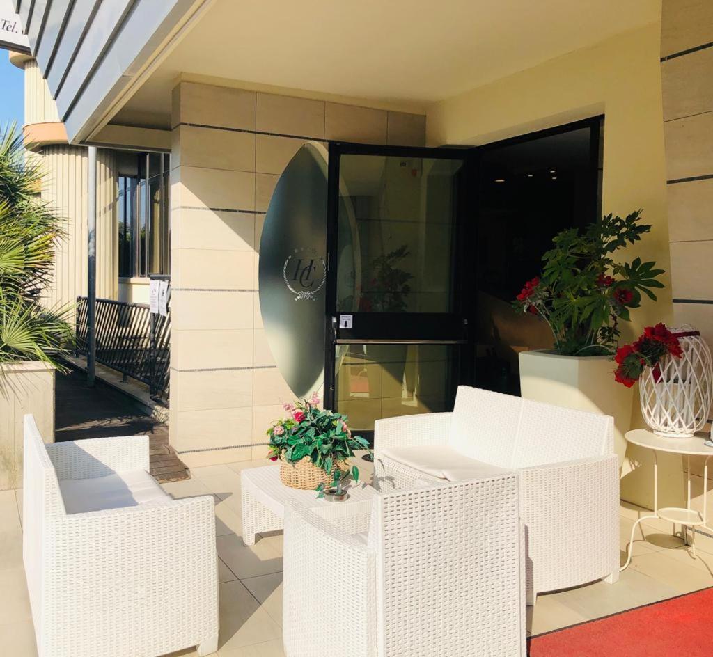 Hotel Capitol San Mauro Mare المظهر الخارجي الصورة