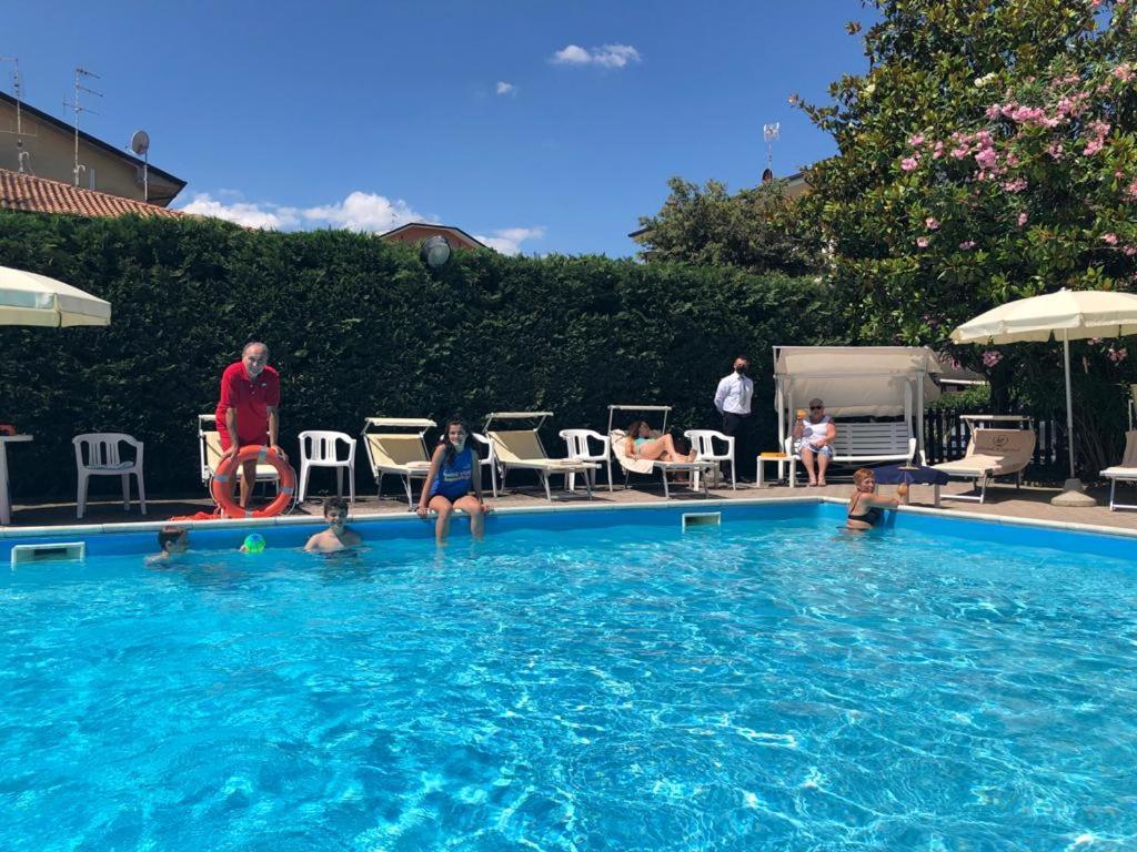 Hotel Capitol San Mauro Mare المظهر الخارجي الصورة