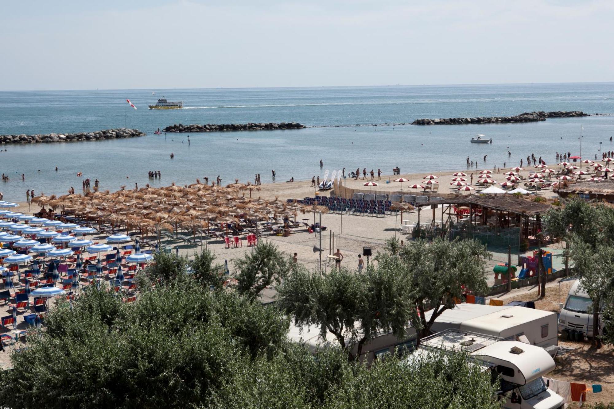 Hotel Capitol San Mauro Mare المظهر الخارجي الصورة