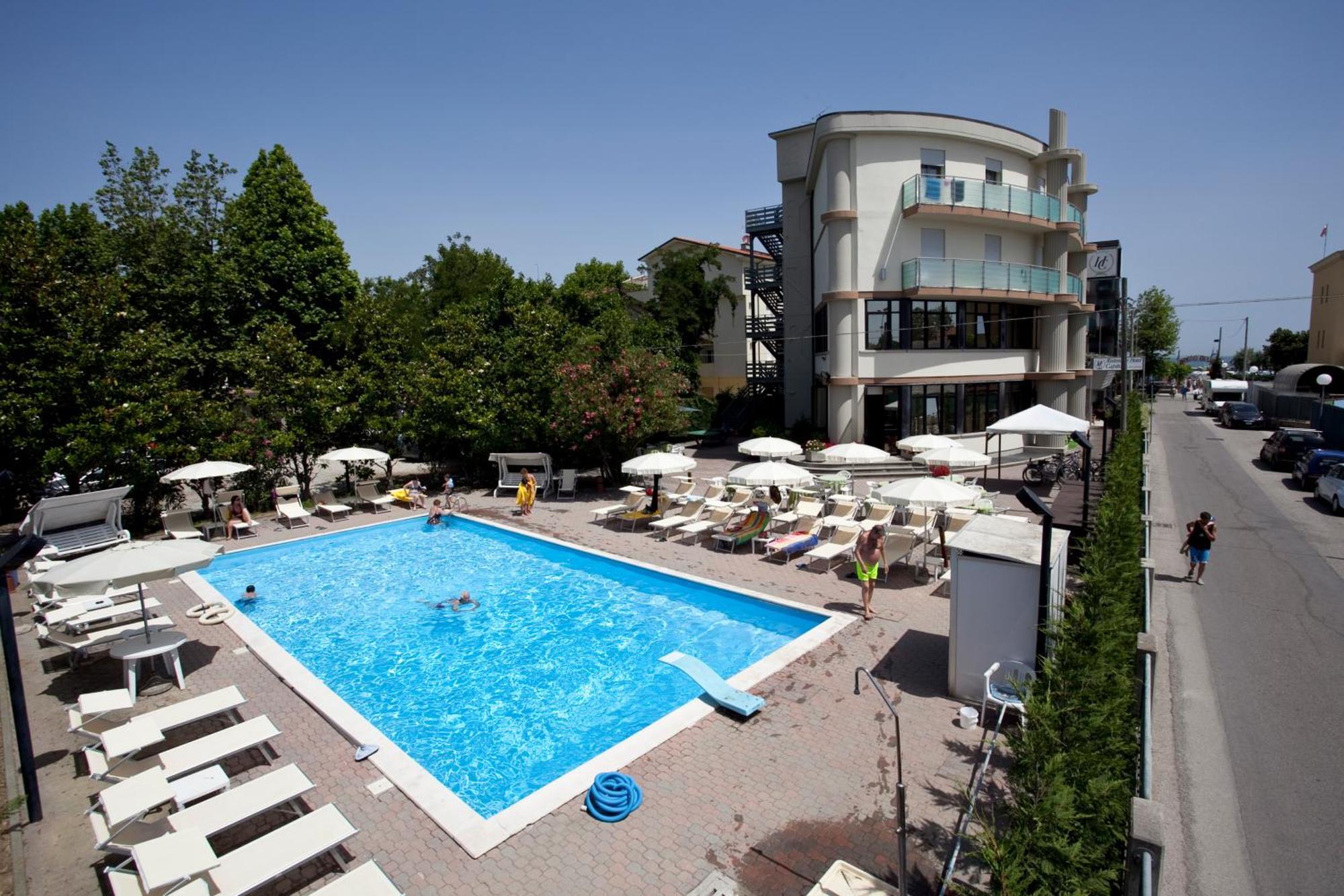 Hotel Capitol San Mauro Mare المظهر الخارجي الصورة